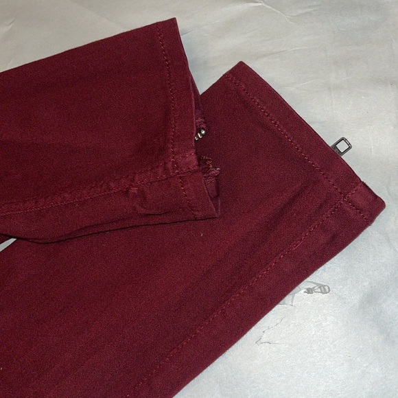 Guess Jeans - Picture 5 of 7